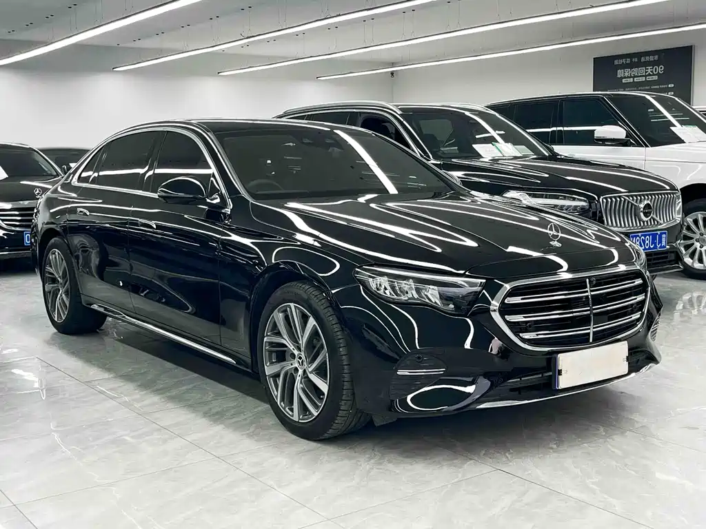 Mercedes-Benz E-Class 2024 — фото 3
