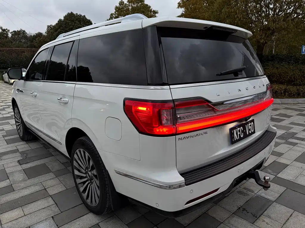 Lincoln Navigator 2020 — фото 10