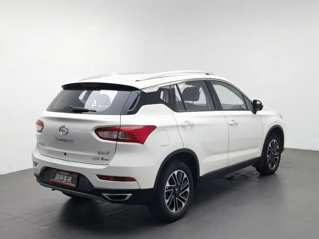 GAC Trumpchi GS4 2016 — фото 2