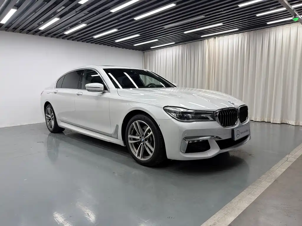BMW 7 Series 2019 — фото 3