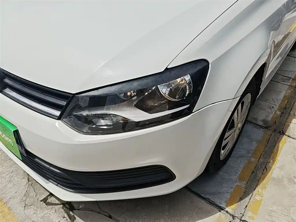 Volkswagen Polo 2015 — фото 24