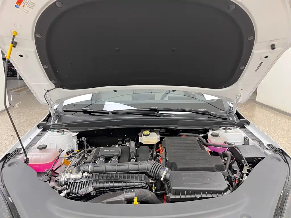 BYD Seal 05 DM-i 2025 — фото 28