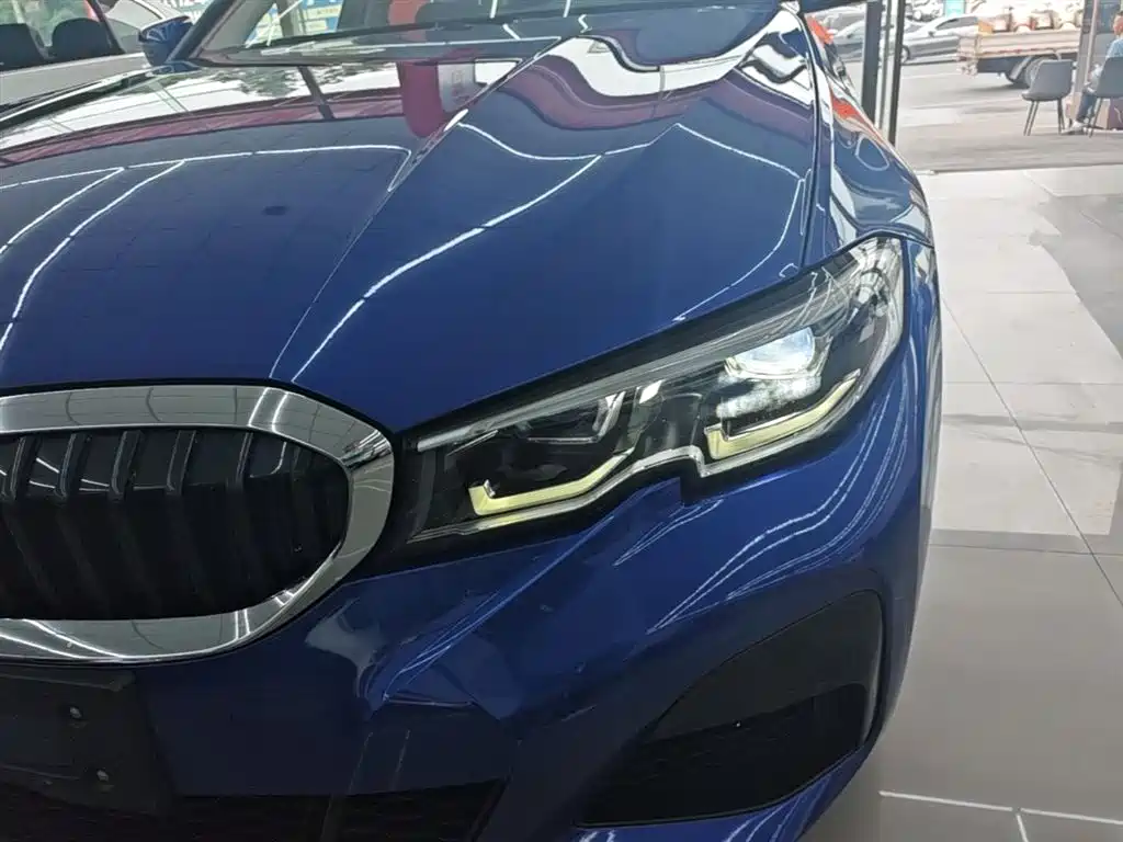 BMW 3 Series 2021 — фото 24