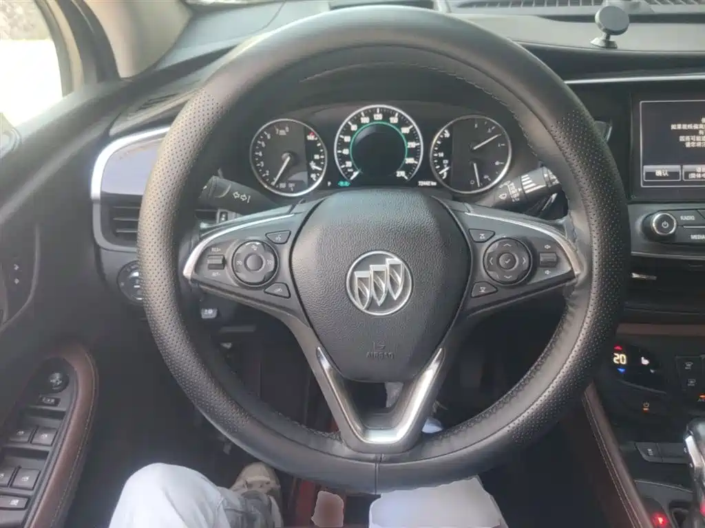 Buick Envision Plus 2017 — фото 11