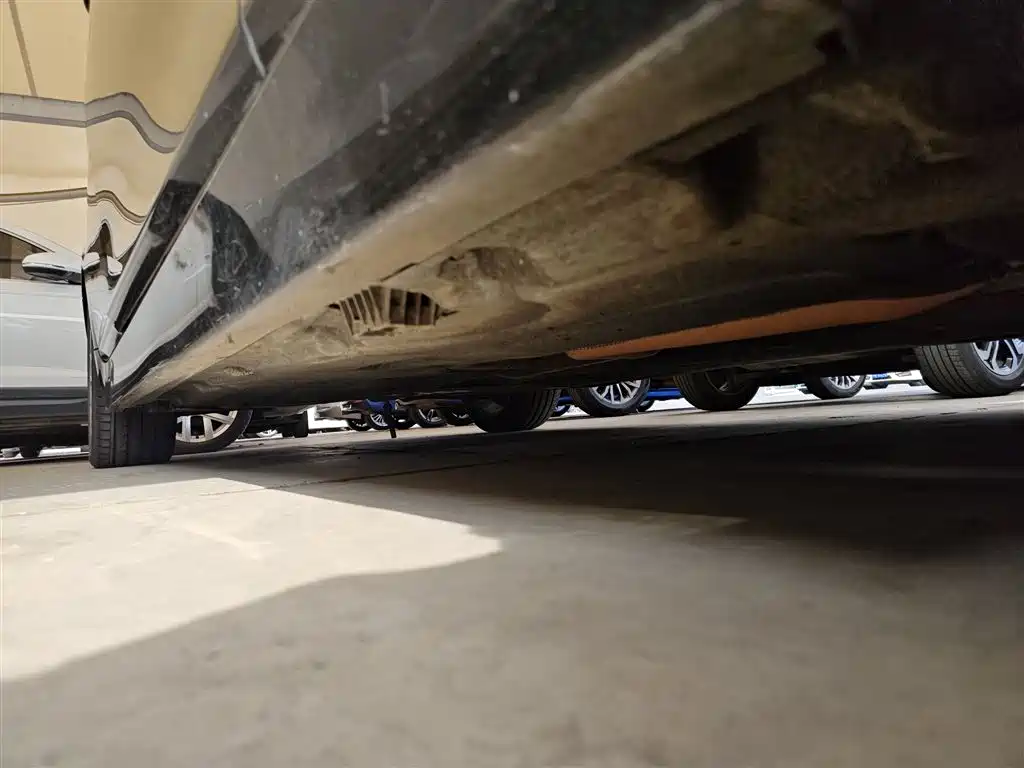 BMW 5 Series 2015 — фото 19
