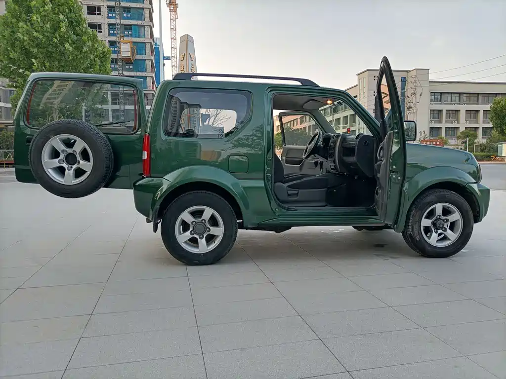 Suzuki Jimny 2013 — фото 8