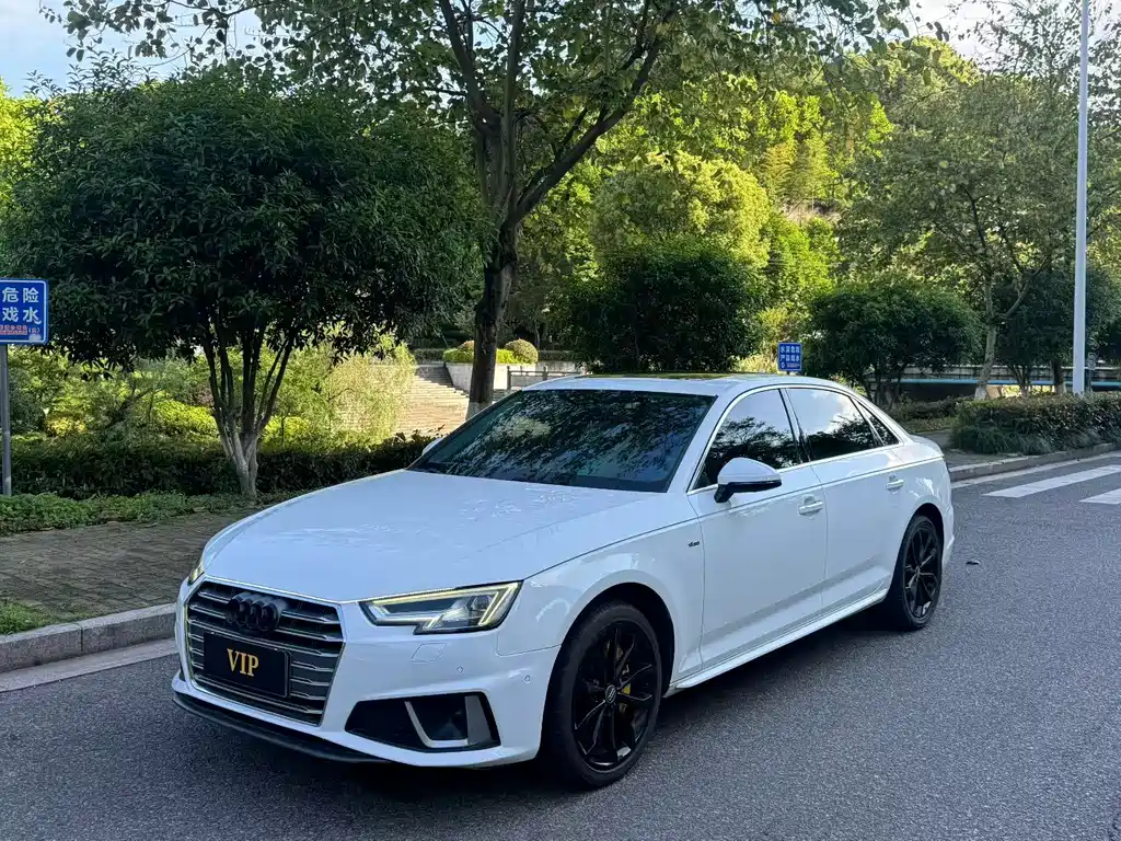 Audi A4L 2019