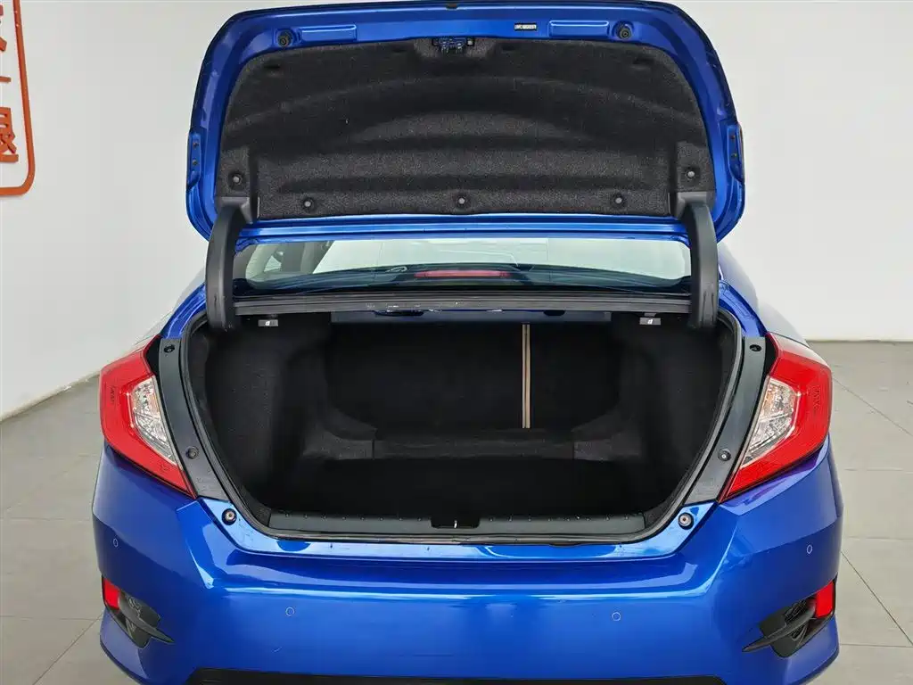 Honda Civic 2016 — фото 16