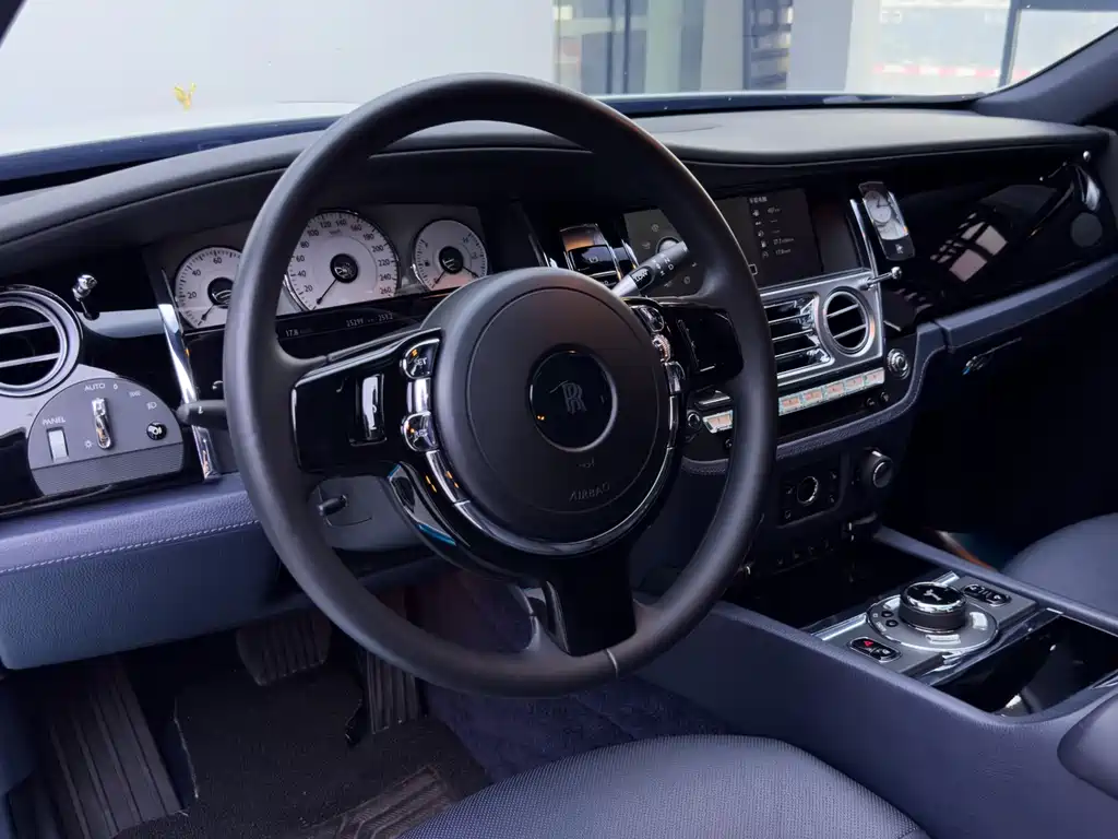 Rolls-Royce Ghost 2014 — фото 16