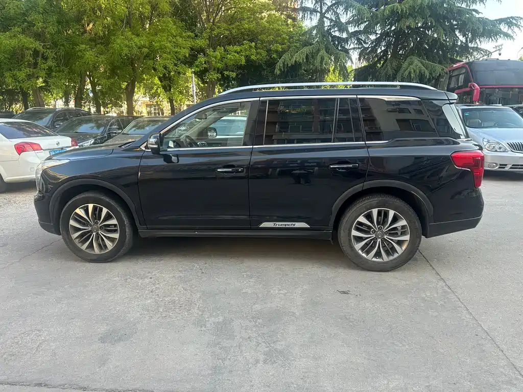 GAC Motor Trumpchi GS8 2017 — фото 19