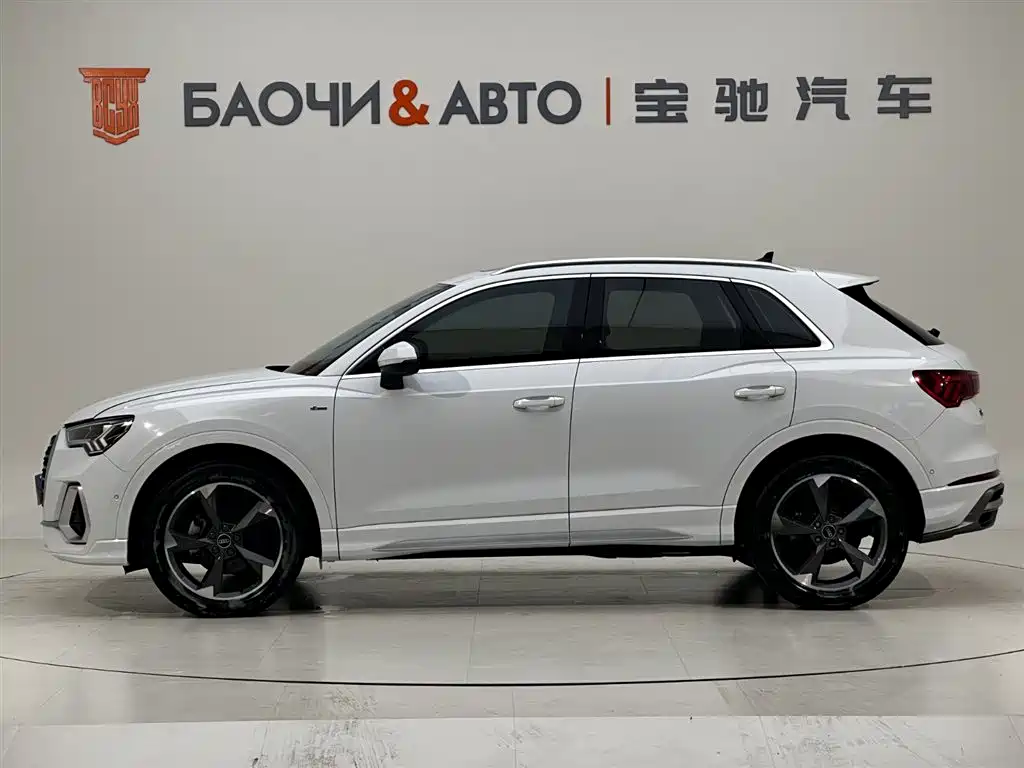 Audi Q3 2022 — фото 2