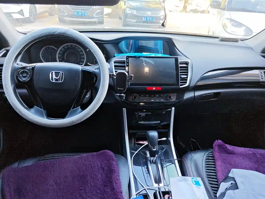 Honda Accord 2016 — фото 12