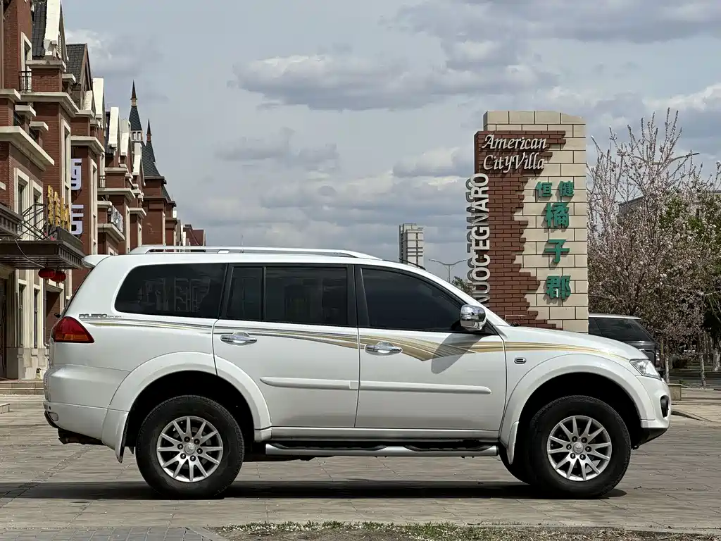 Mitsubishi Pajero Sport 2014 — фото 6