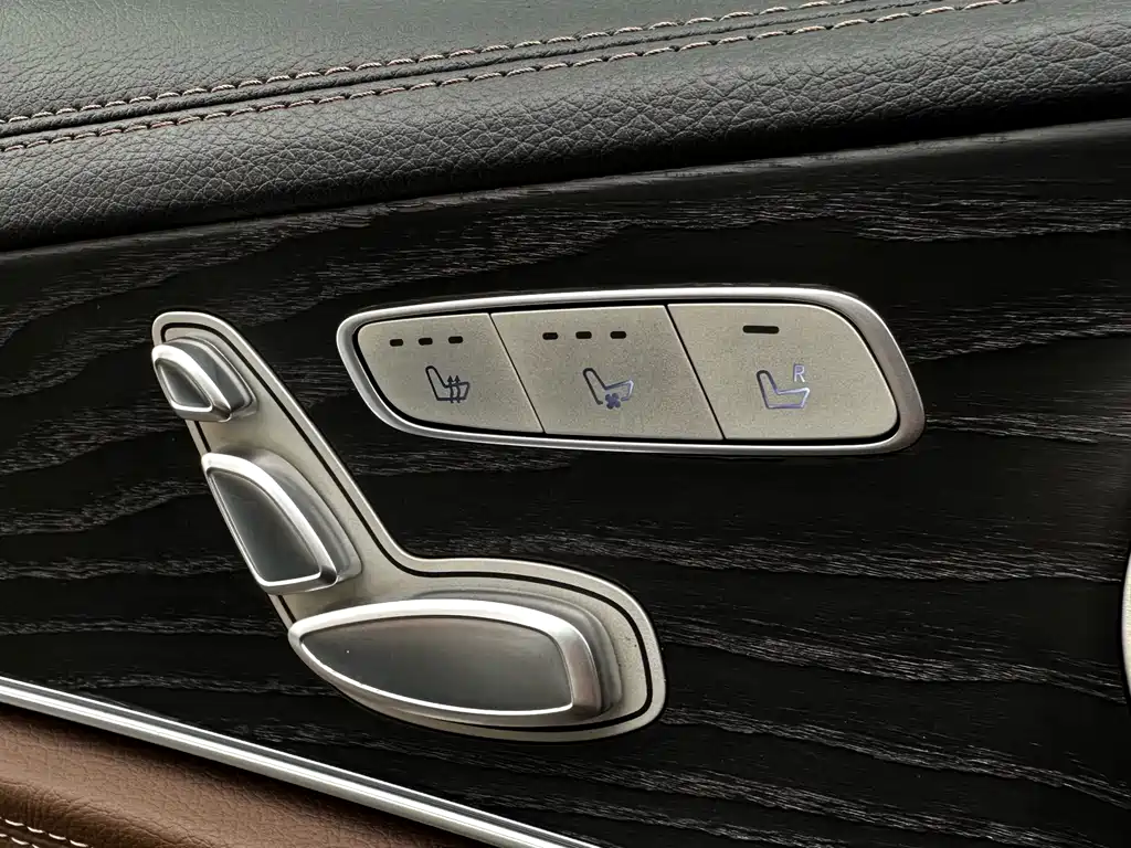 Mercedes-Benz E-Class 2022 — фото 9