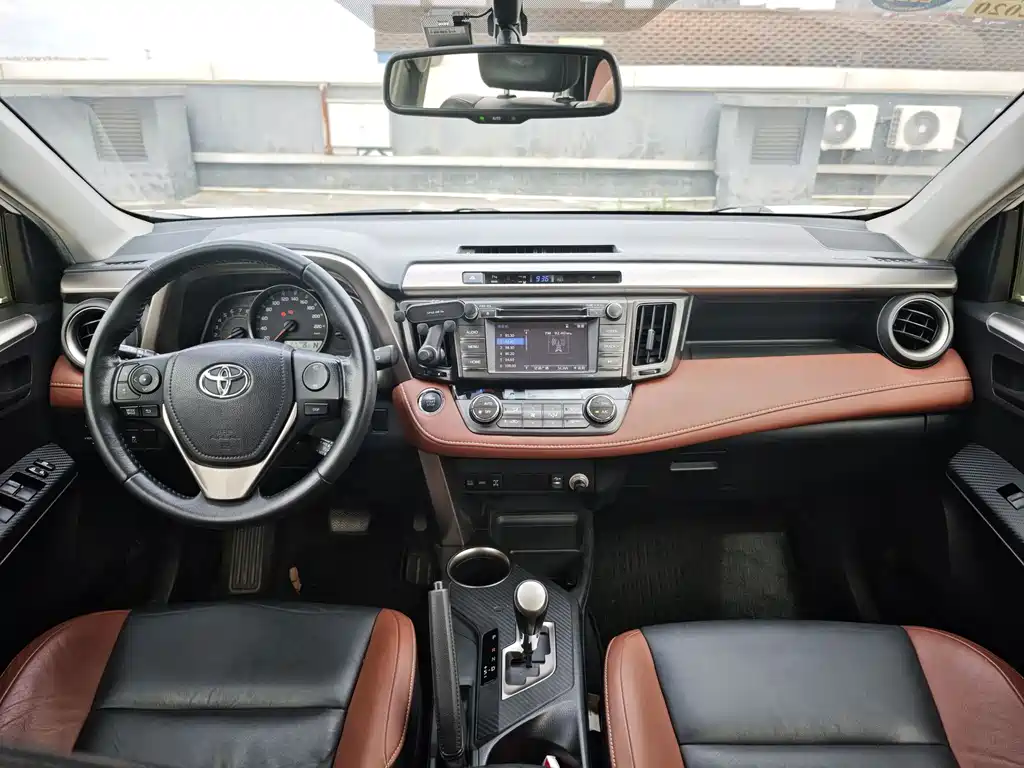 Toyota RAV4 2014 — фото 7