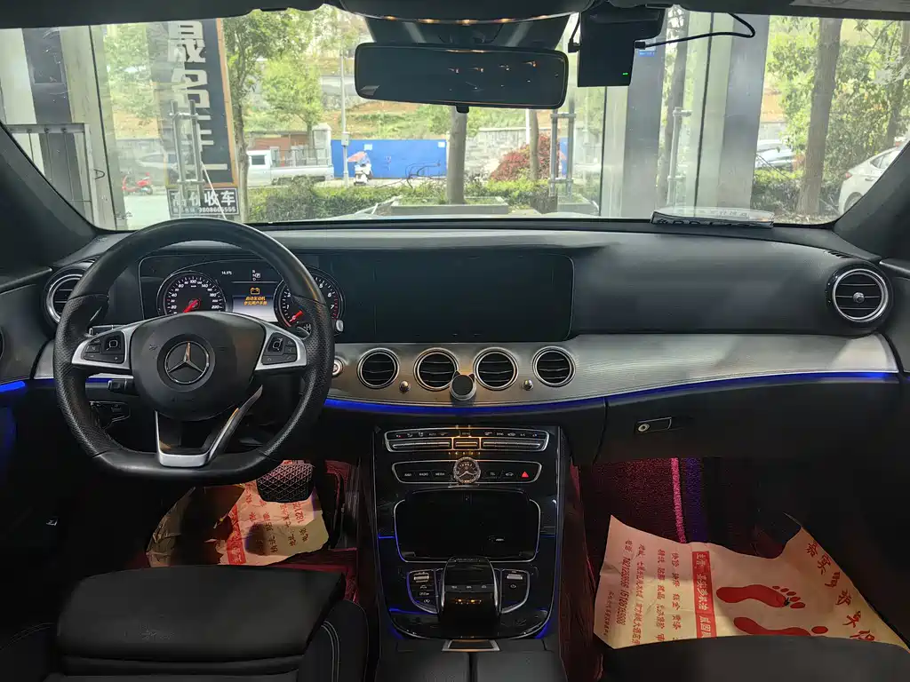 Mercedes-Benz E-Class 2018 — фото 14