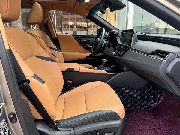 Lexus ES 2022