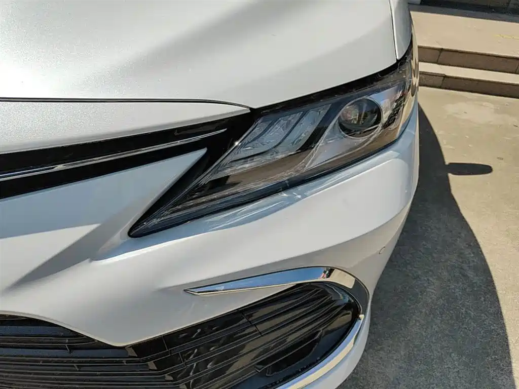 Toyota Camry 2022 — фото 18