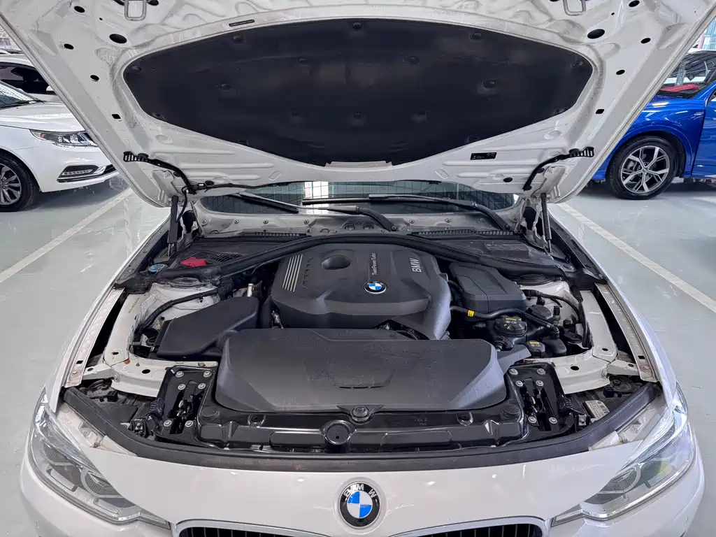 BMW 3 Series 2017 — фото 25