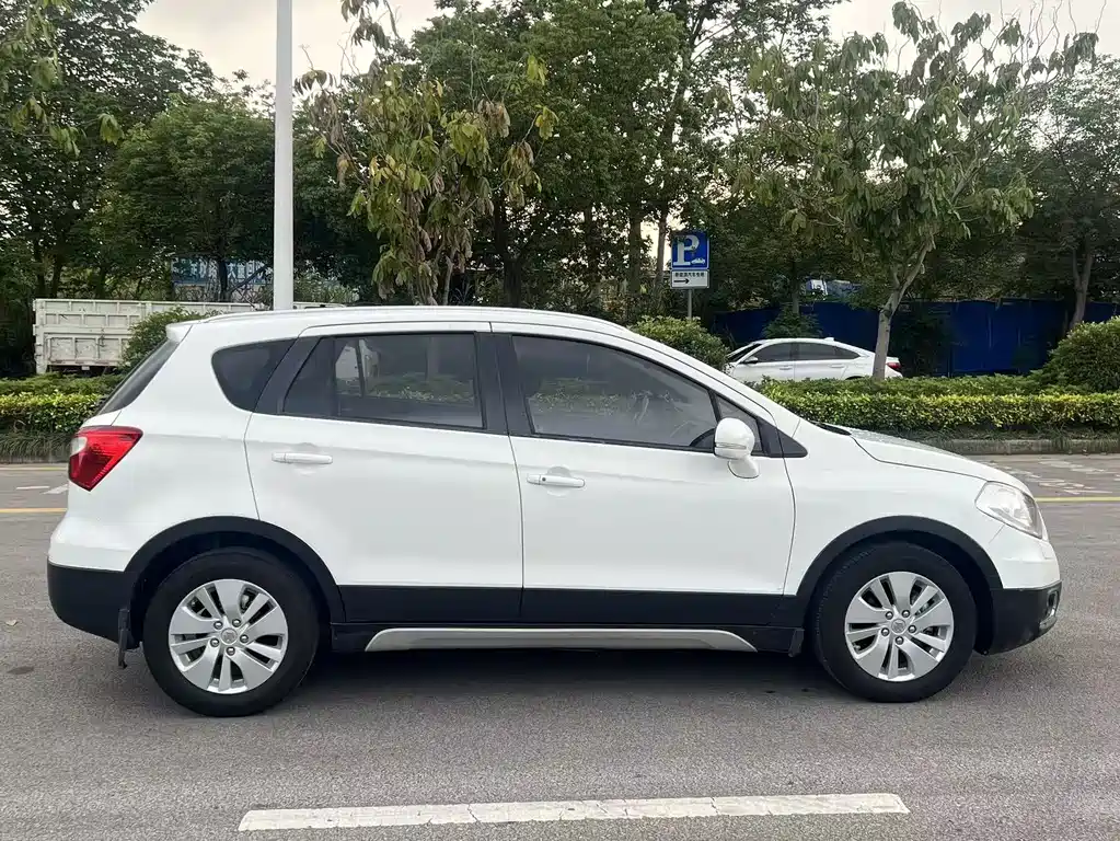 Suzuki S-Cross 2014 — фото 8