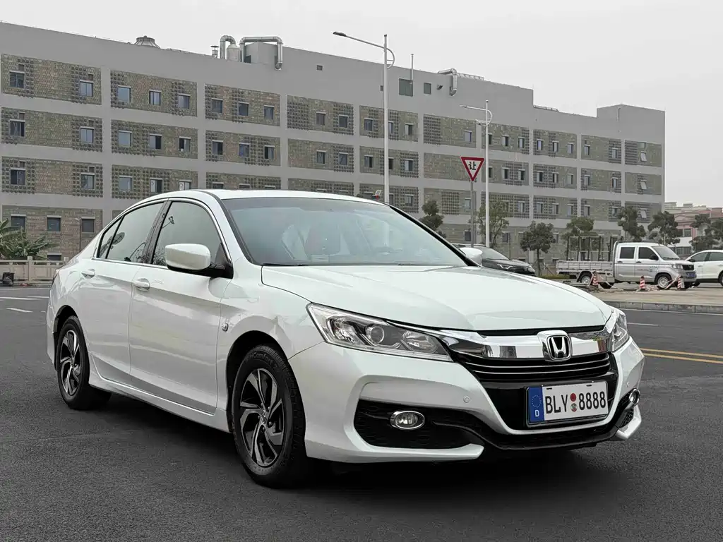 Honda Accord 2018 — фото 3
