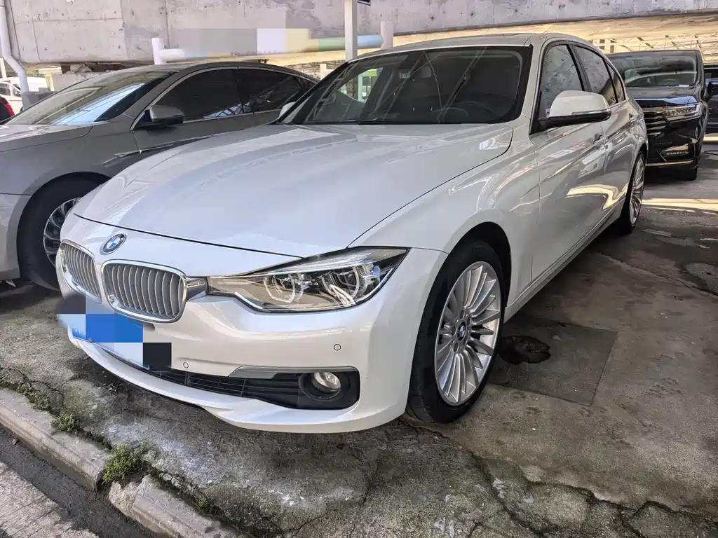 BMW 3 Series 2018 — фото 1