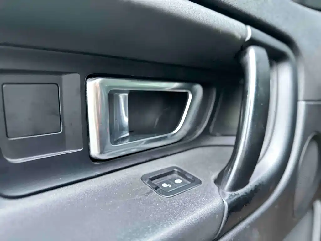 Land Rover Discovery Sport 2017 — фото 20