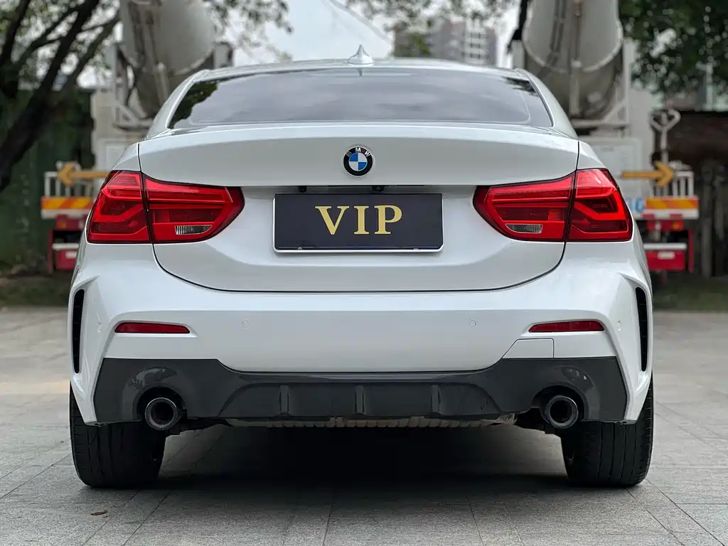 BMW 1 Series 2021 — фото 17