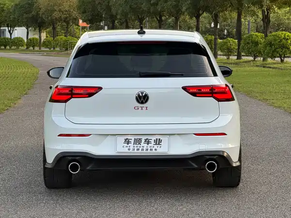 Volkswagen Golf GTI 2021