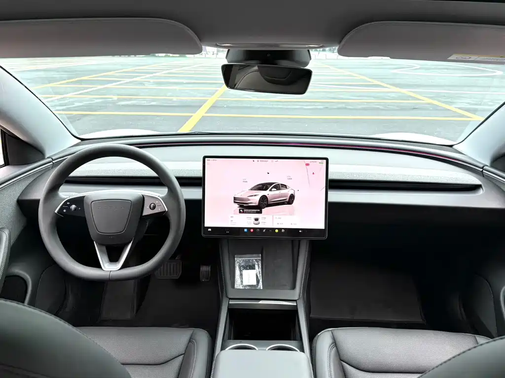 Tesla Model 3 2025 — фото 15