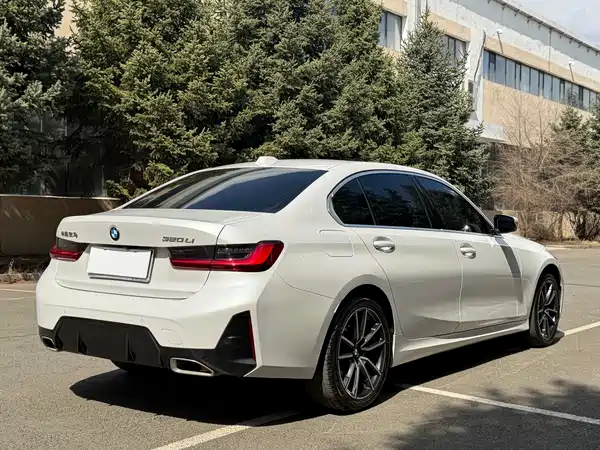 BMW 3 Series 2023