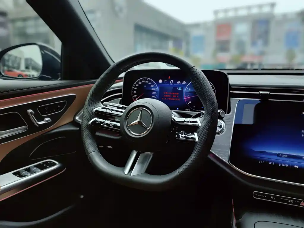 Mercedes-Benz E-Class 2024 — фото 13