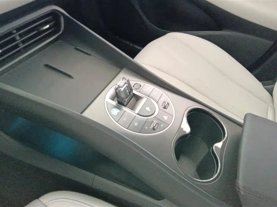 BYD Seal 05 DM-i 2025 — фото 16