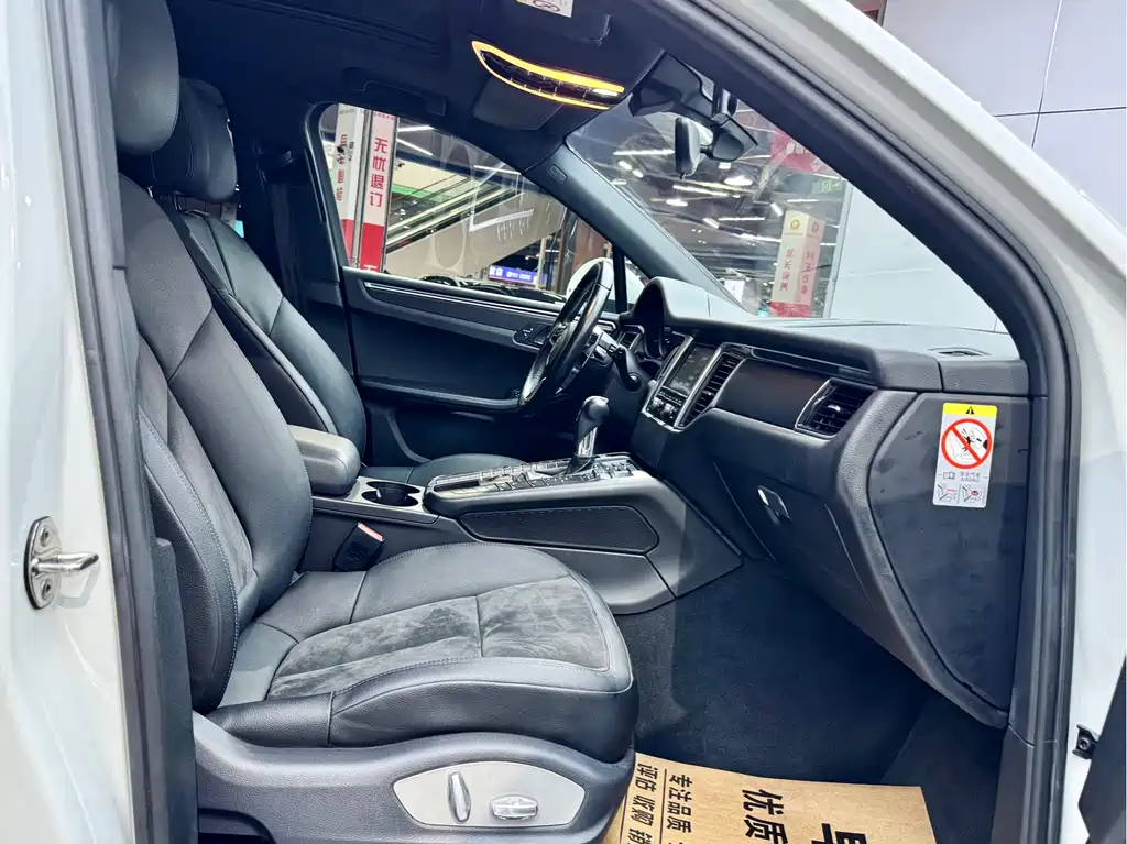 Porsche Macan 2015 — фото 16