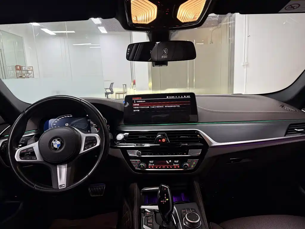 BMW 5 Series 2022 — фото 18