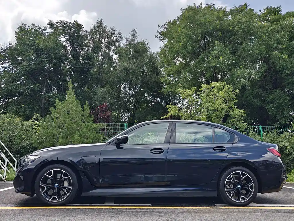 BMW i3 2024