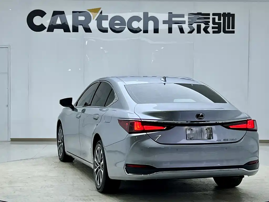 Lexus ES 2023 — фото 16