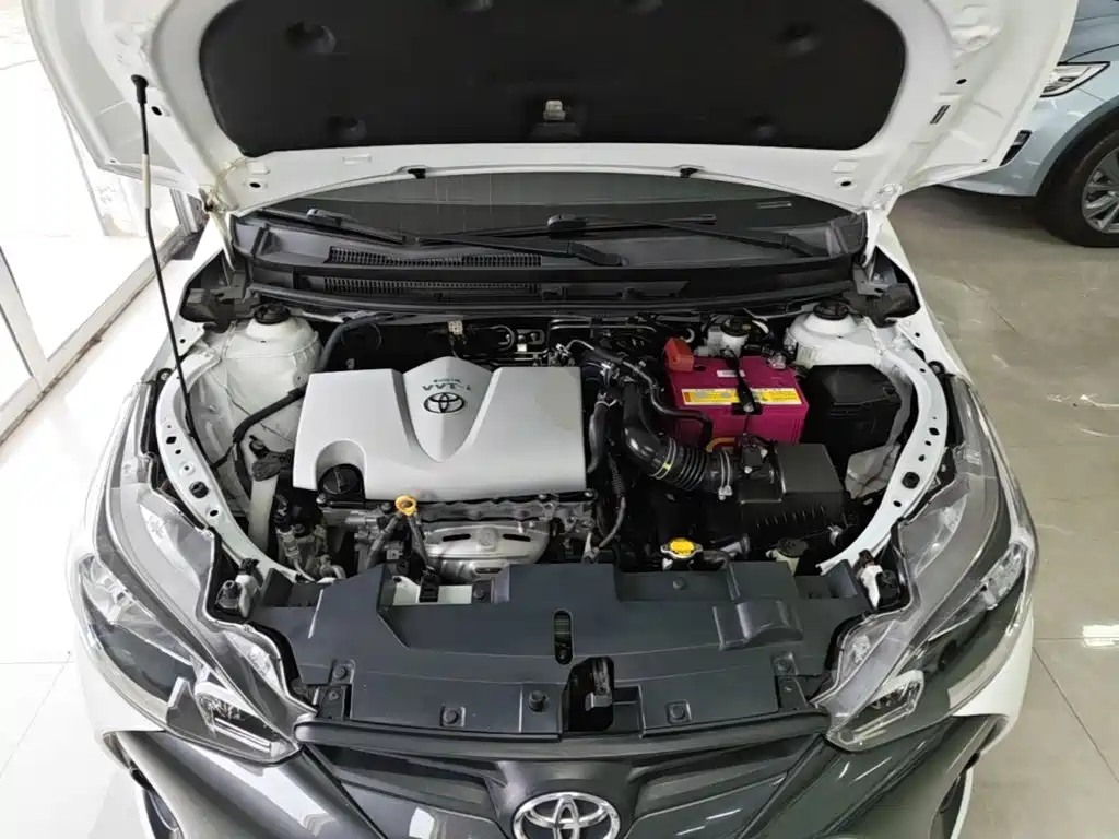 Toyota Yaris L 2017 — фото 20
