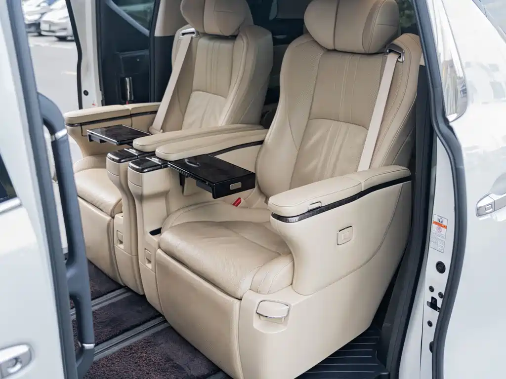 Toyota Vellfire 2022 — фото 24