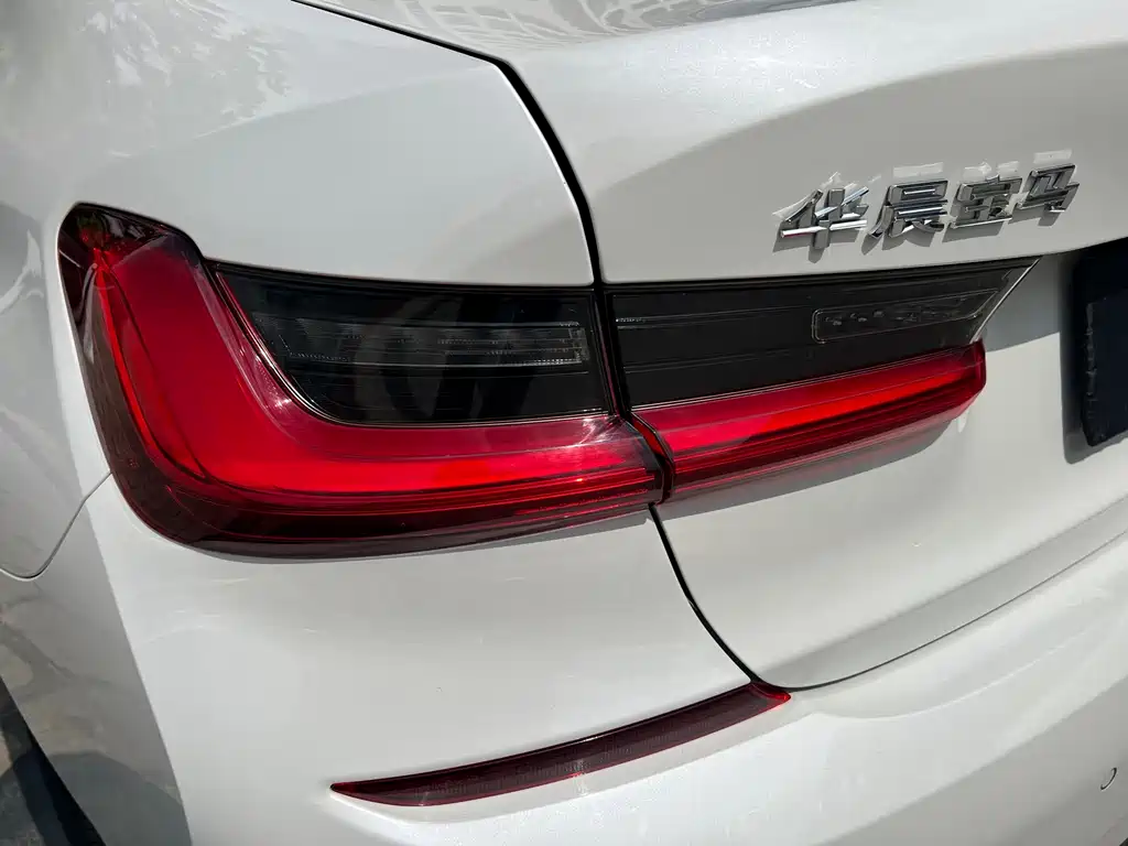 BMW 3 Series 2021 — фото 12