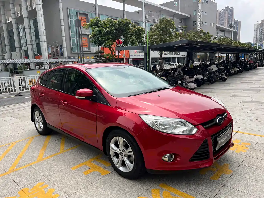 Ford Focus 2014 — фото 2