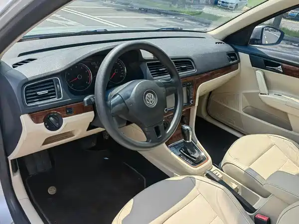 Volkswagen Lavida 2013