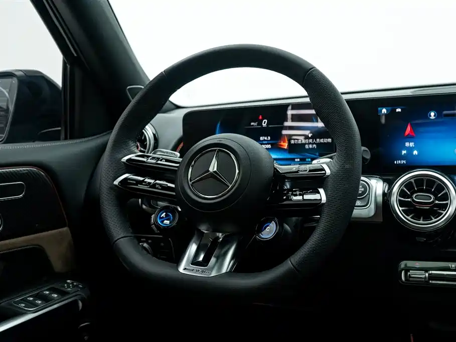 Mercedes-Benz GLB AMG 2024 — фото 21