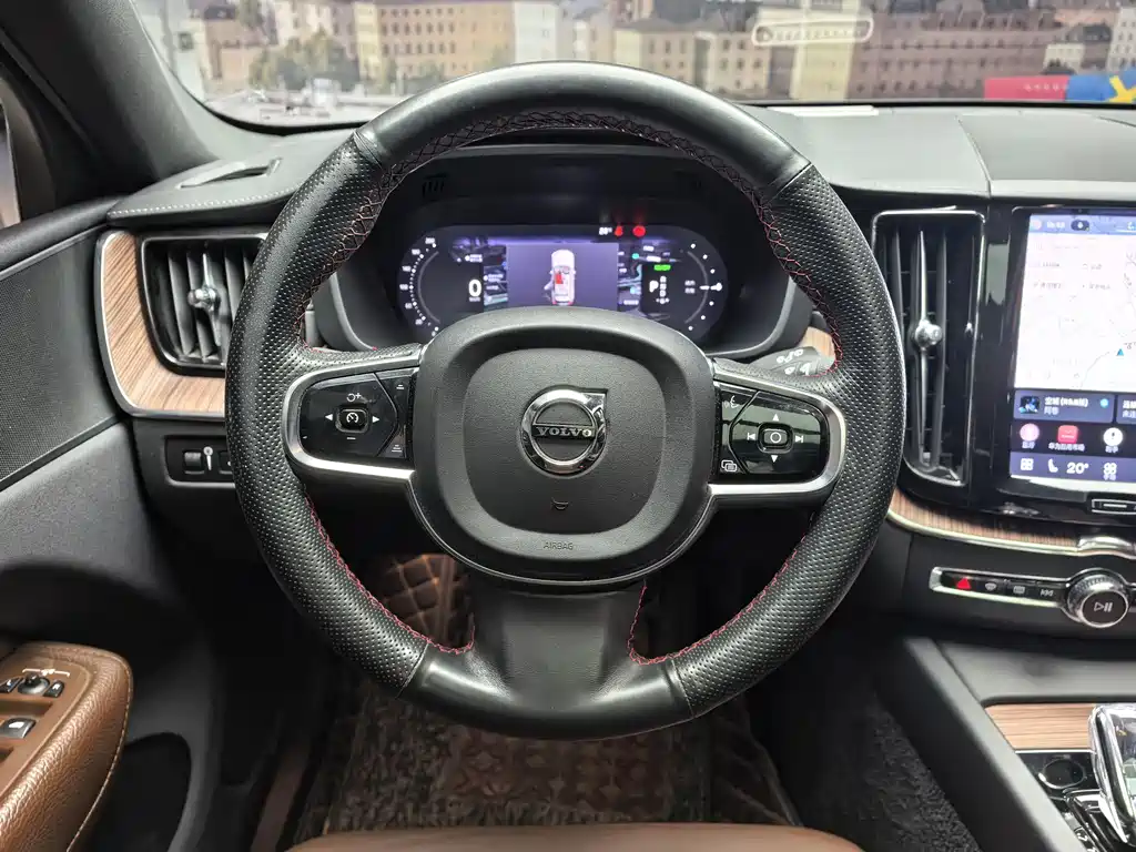 Volvo XC60 PHEV 2021 — фото 4