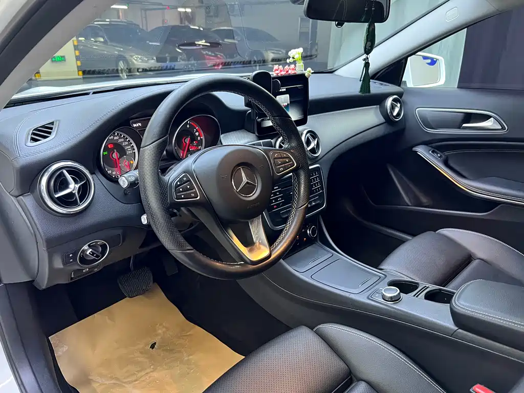Mercedes-Benz GLA 2017 — фото 9