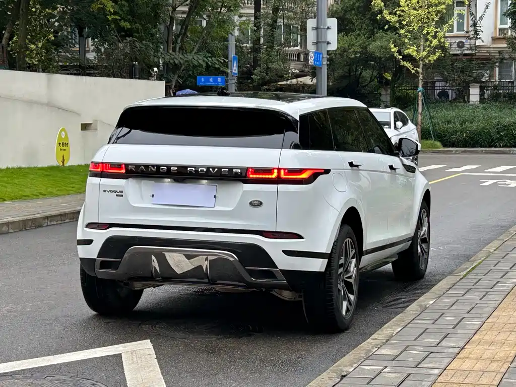 Land Rover Evoque 2023 — фото 5