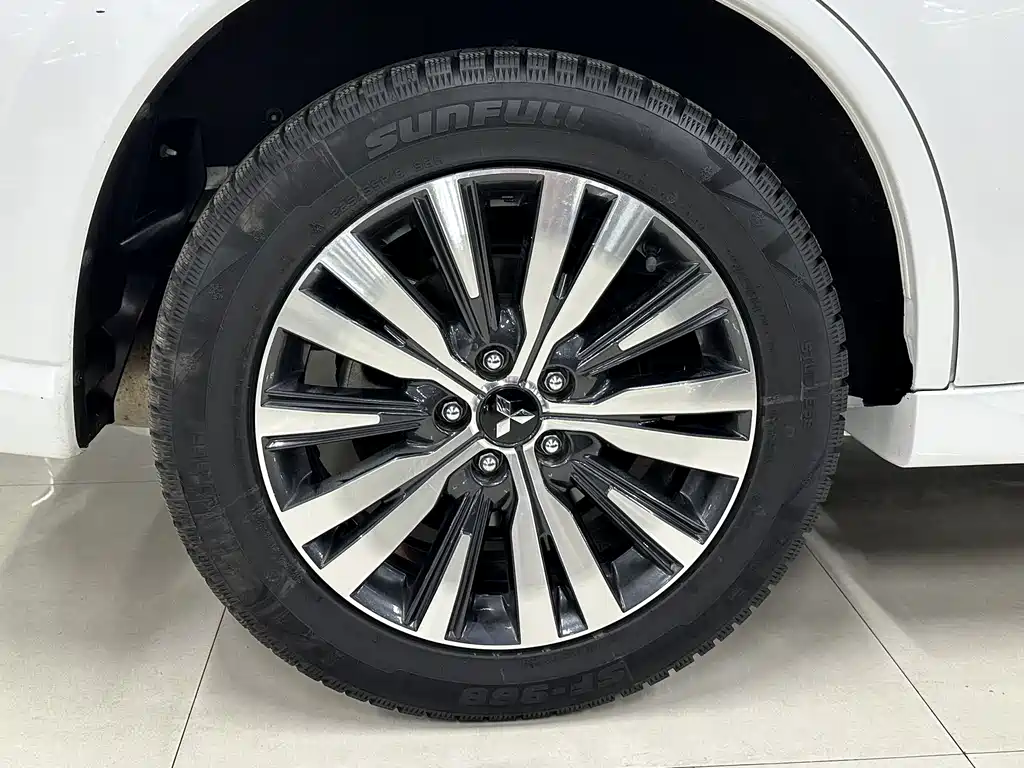 Mitsubishi Outlander 2022 — фото 10