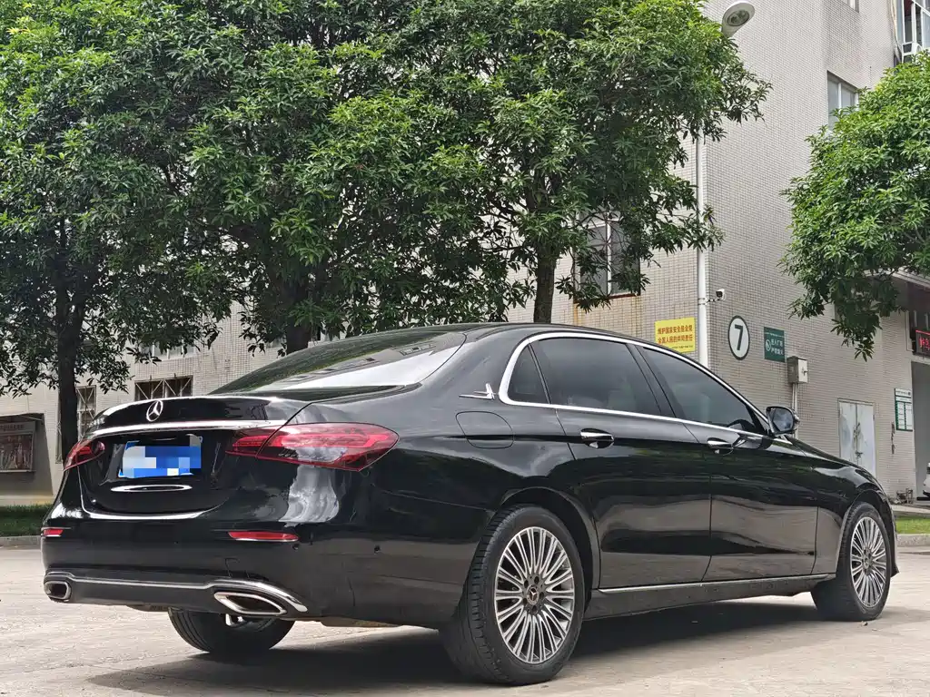 Mercedes-Benz E-Class 2023 — фото 4