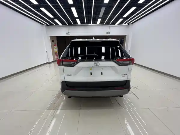 Toyota RAV4 2021