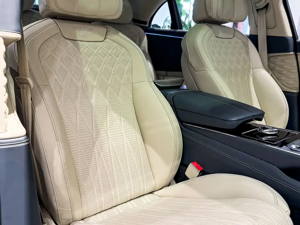 Bentley Flying Spur 2020 — фото 16